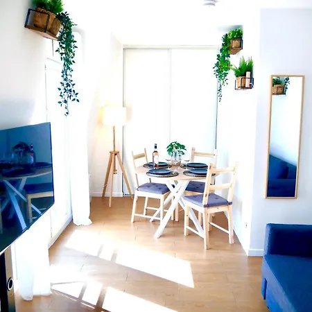 Le Petit Soleil De Apartment *